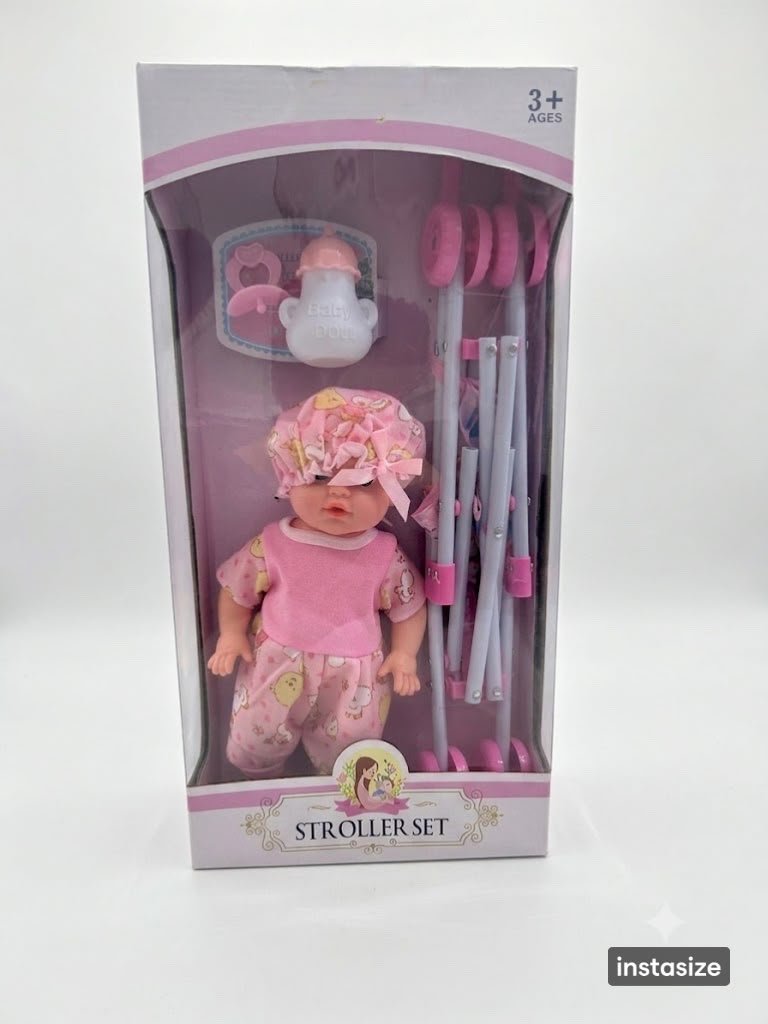 poupée avec poussette pliable